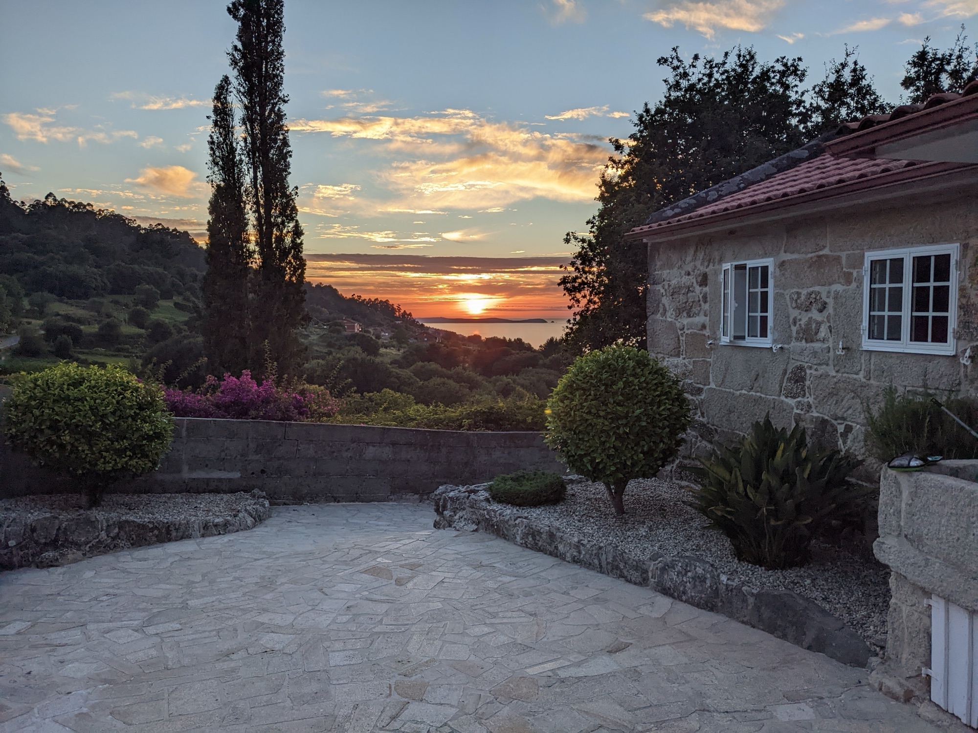 Atardecer desde la terraza con vistas a la ría