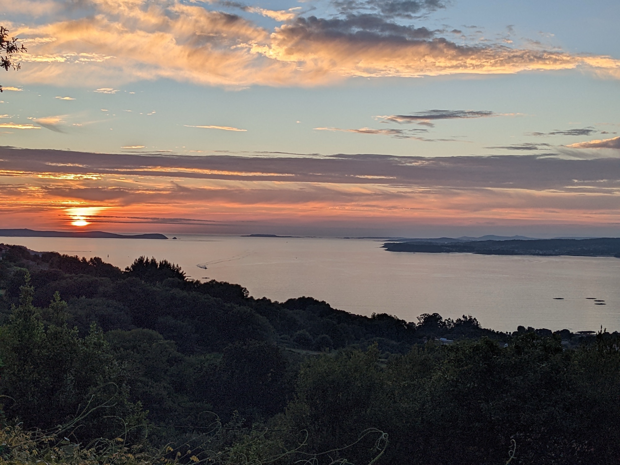 Puesta de sol sobre la Ría de Pontevedra